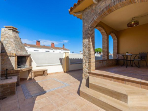 Casa familiar con terraza, BBQ, WIFI y parking a 900 m de la playa en l'Escala - ES-325-8